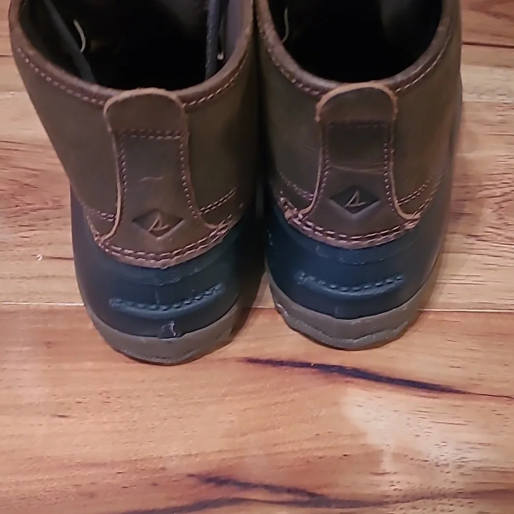 Sperry - Picture 4 of 4